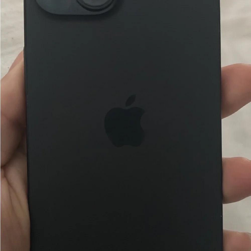iPhone 15 Factory Unlocked.